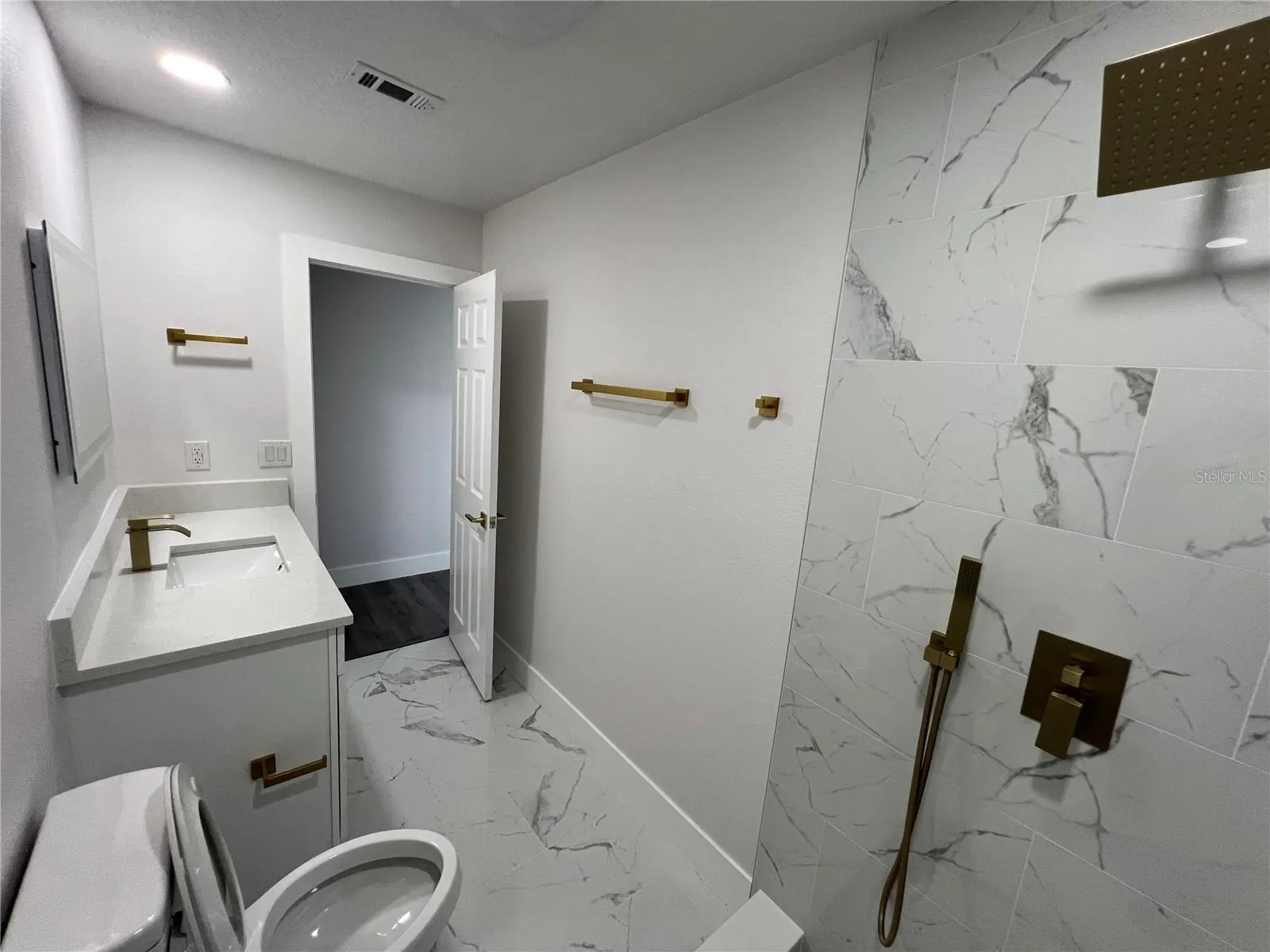 2811 AUBURN AVE W