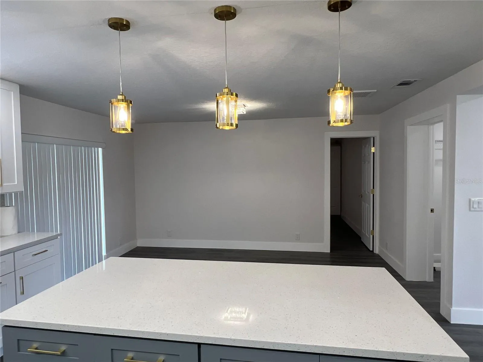 2811 AUBURN AVE W