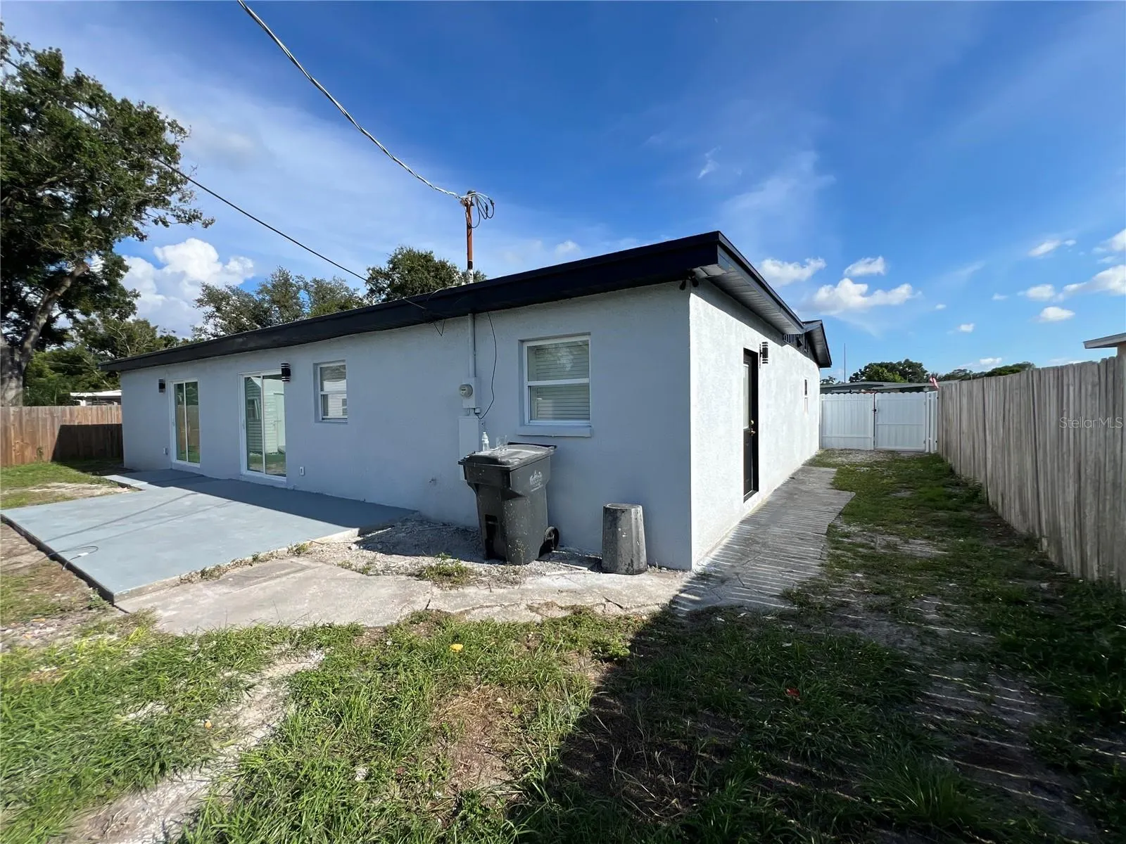 2811 AUBURN AVE W