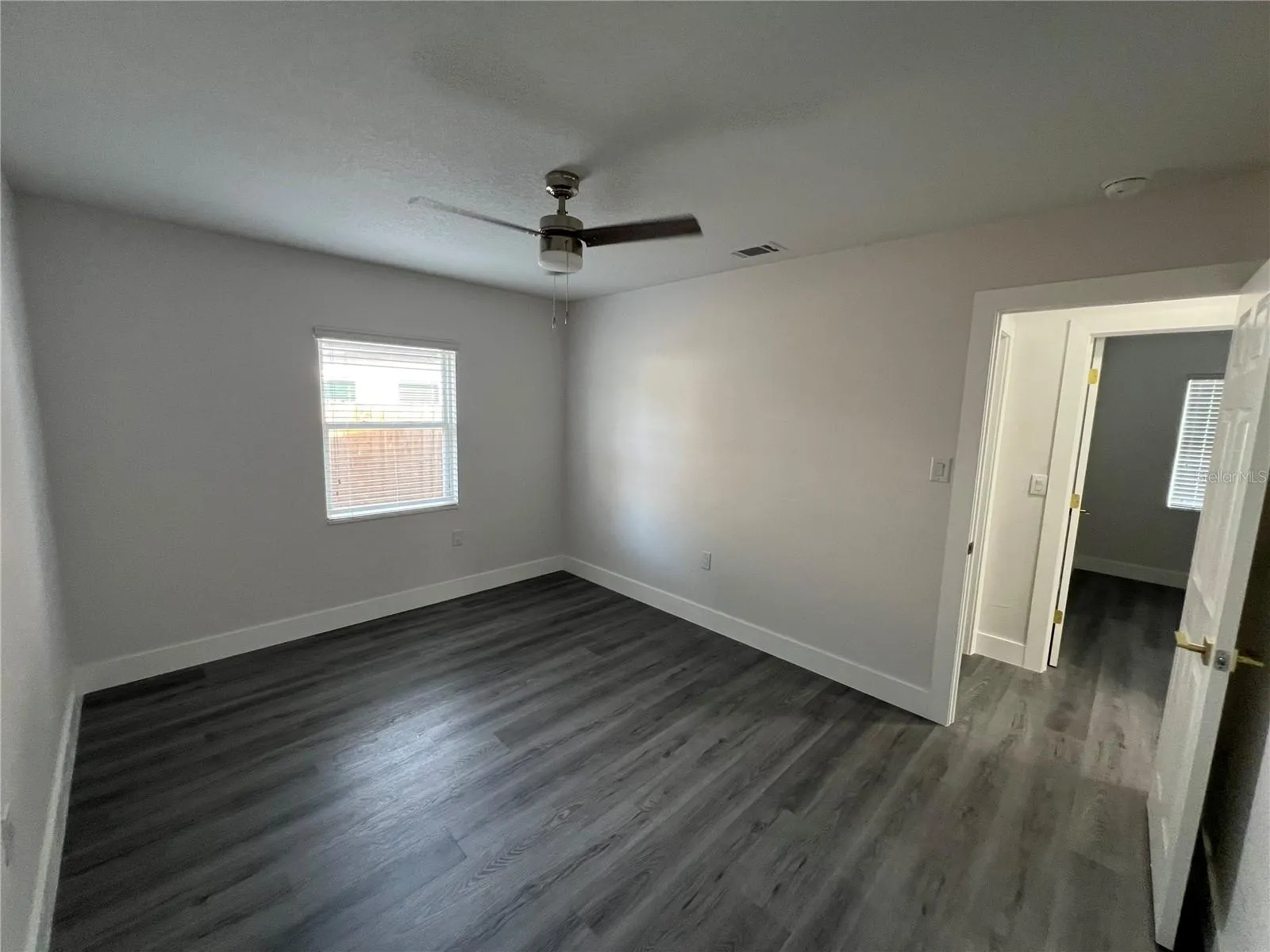 2811 AUBURN AVE W