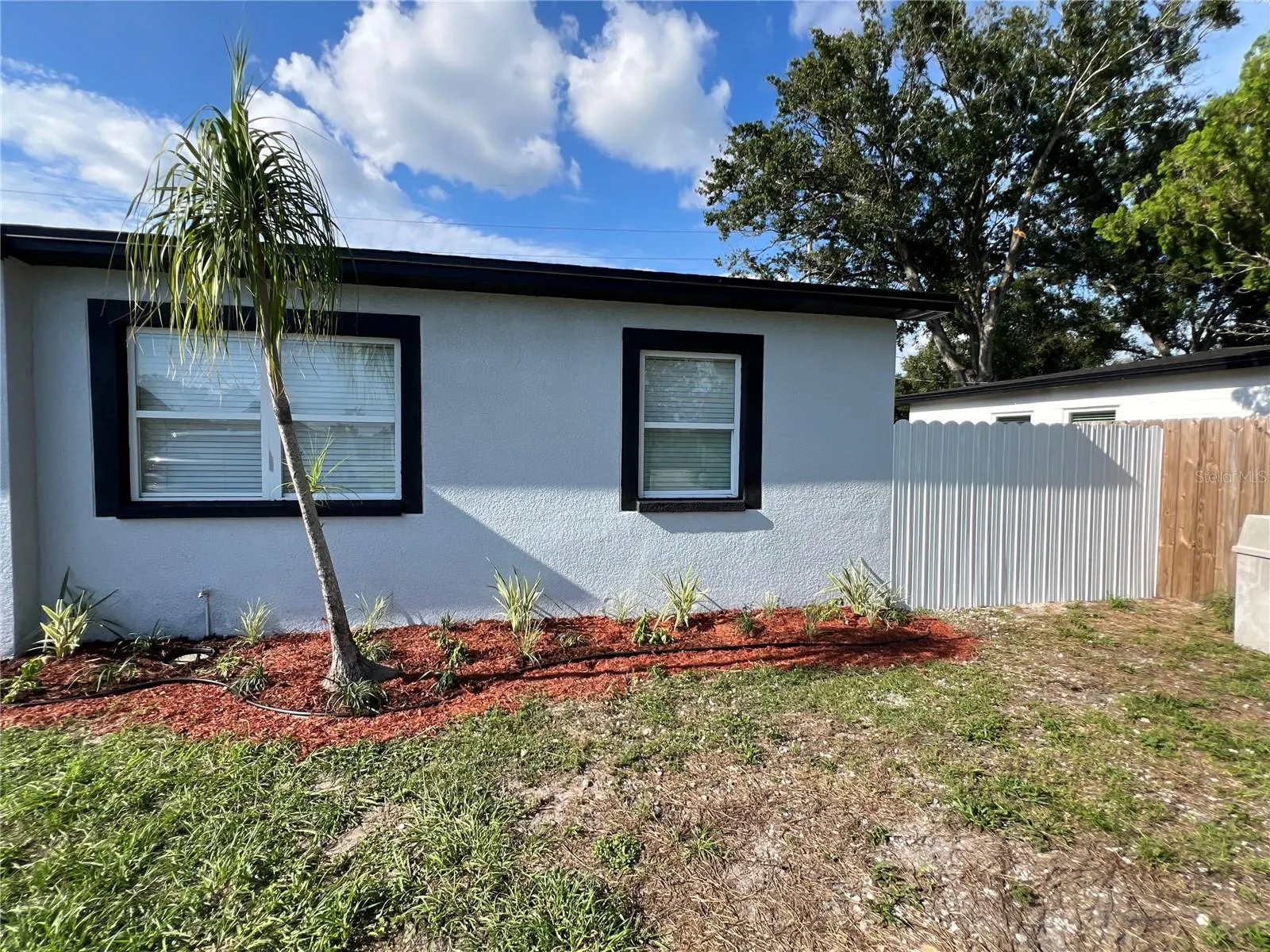 2811 AUBURN AVE W