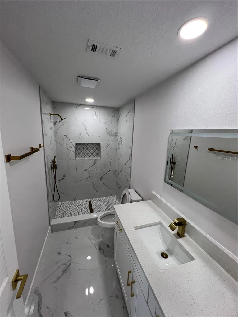 2811 AUBURN AVE W
