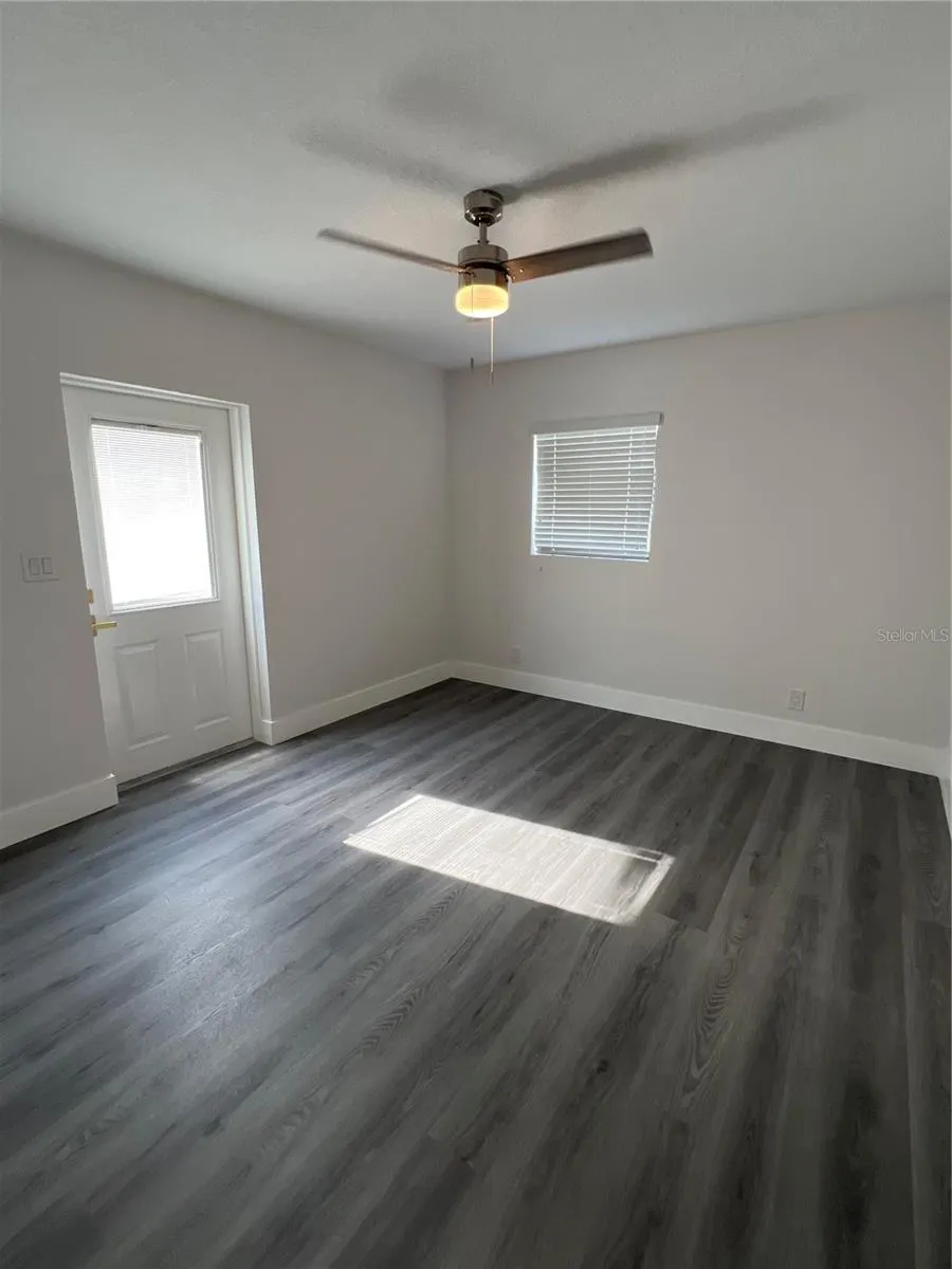 2811 AUBURN AVE W