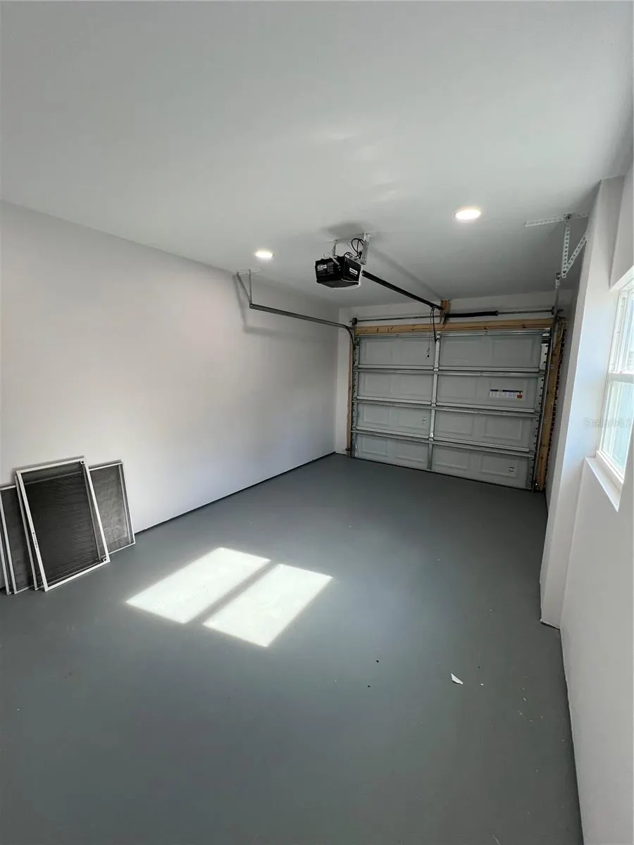 2811 AUBURN AVE W