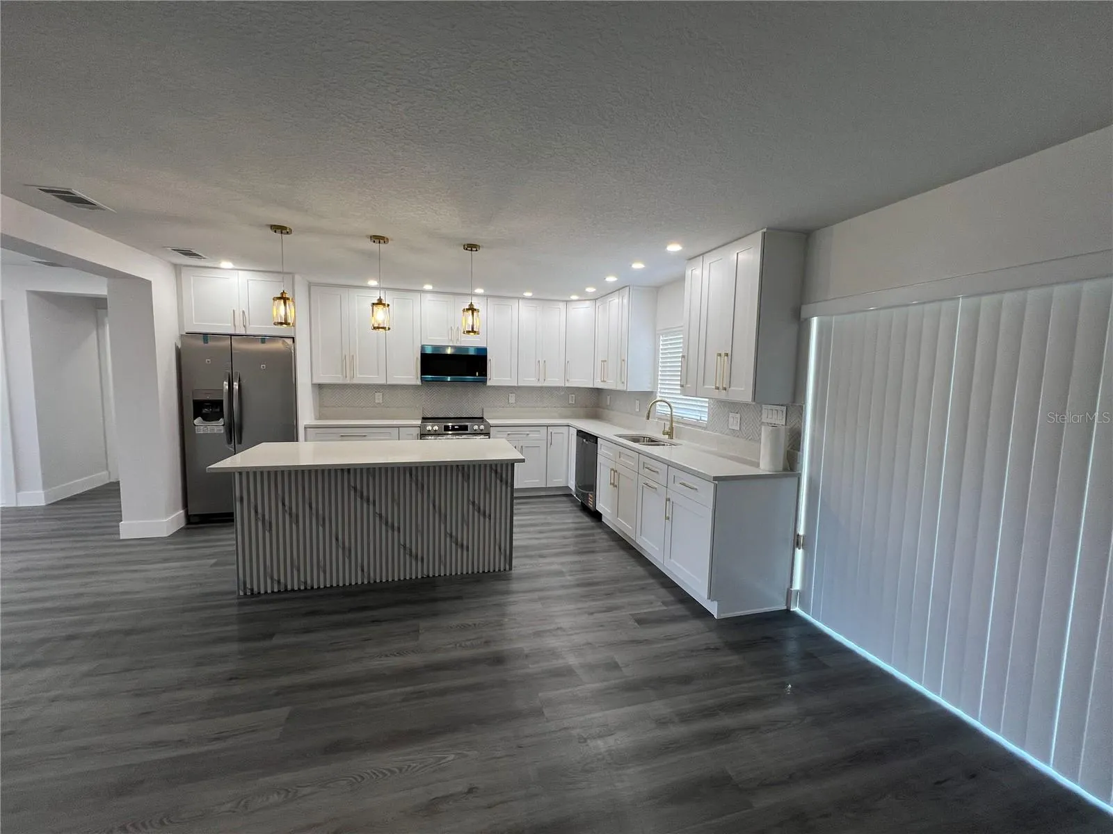 2811 AUBURN AVE W