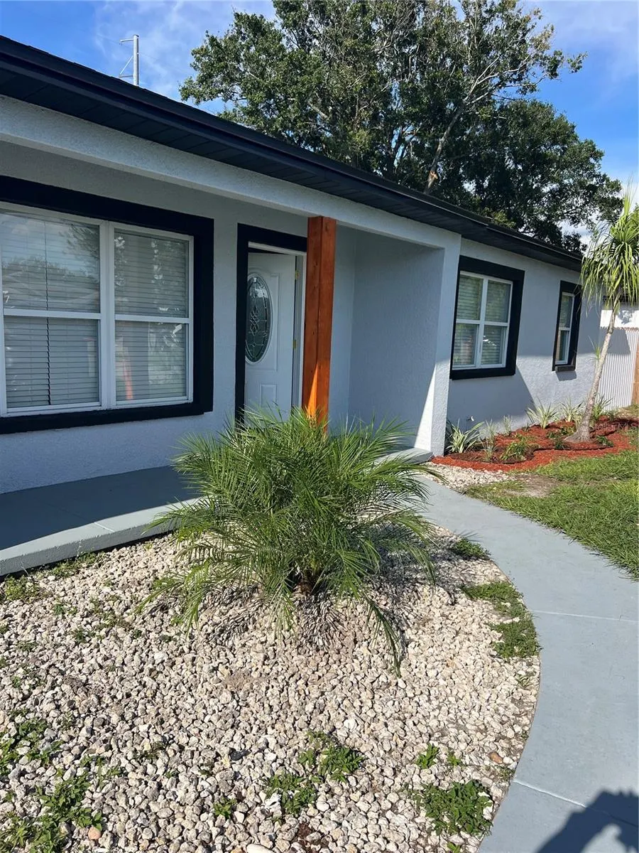 2811 AUBURN AVE W