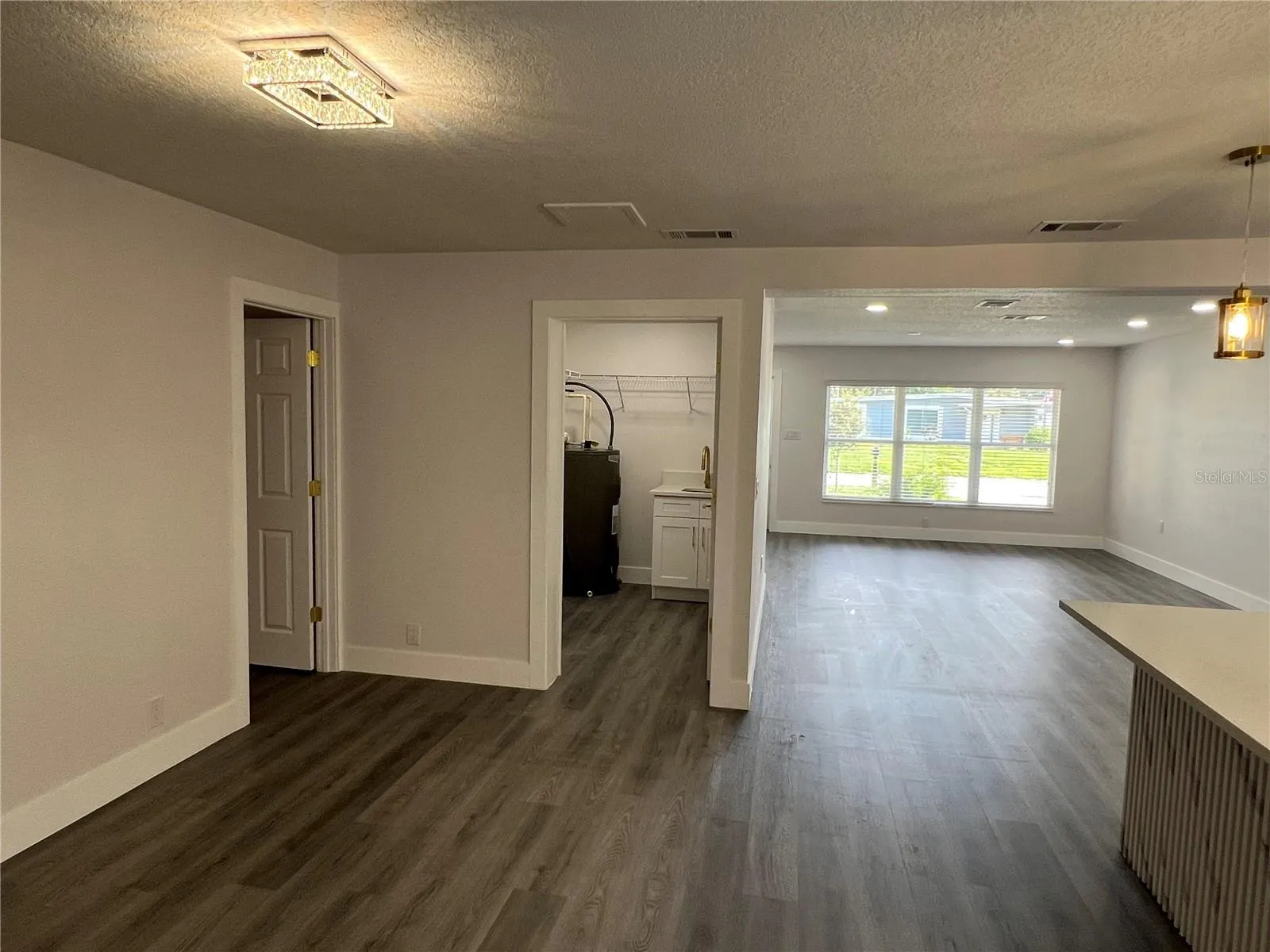 2811 AUBURN AVE W