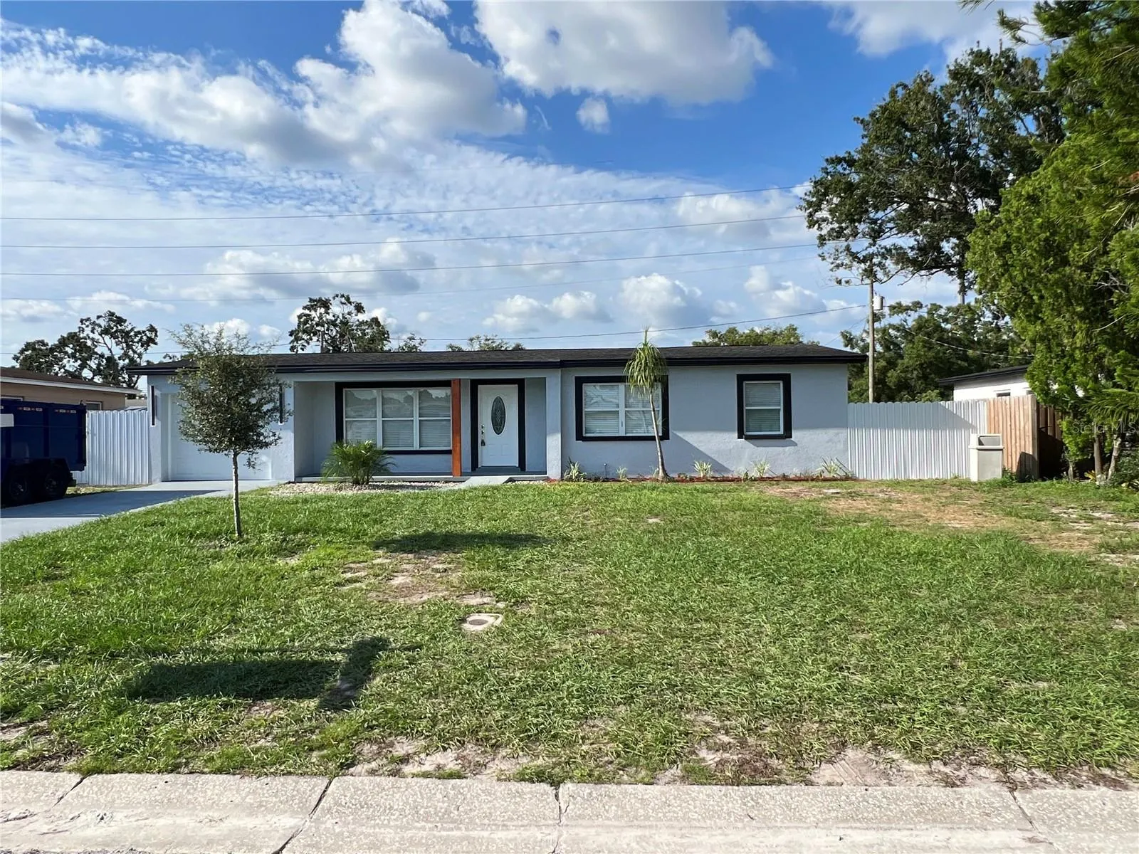 2811 AUBURN AVE W