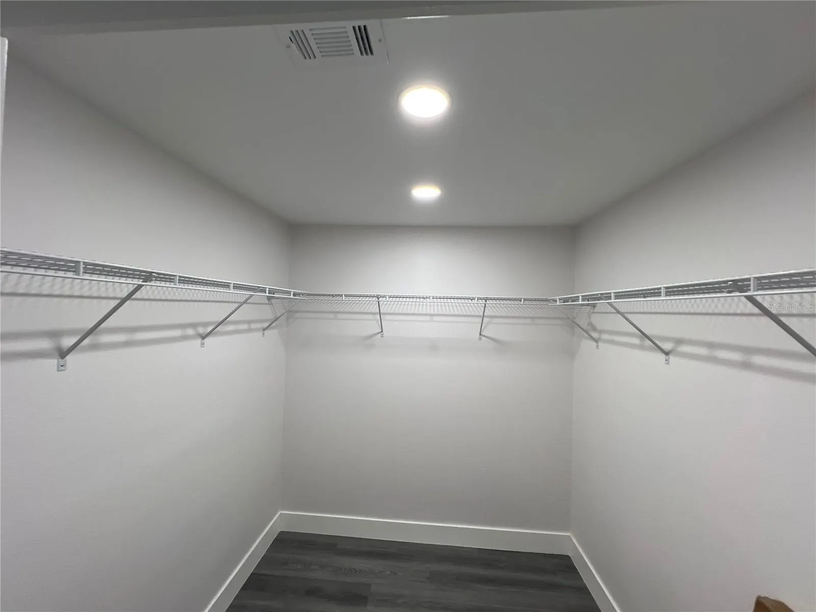2811 AUBURN AVE W