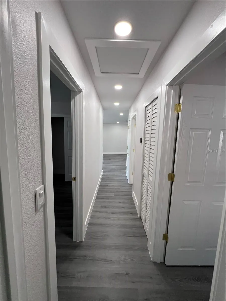 2811 AUBURN AVE W