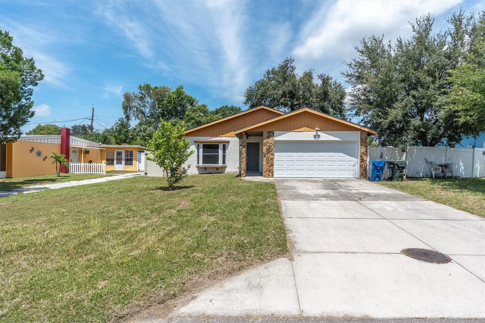 3235 HILLSDALE AVE