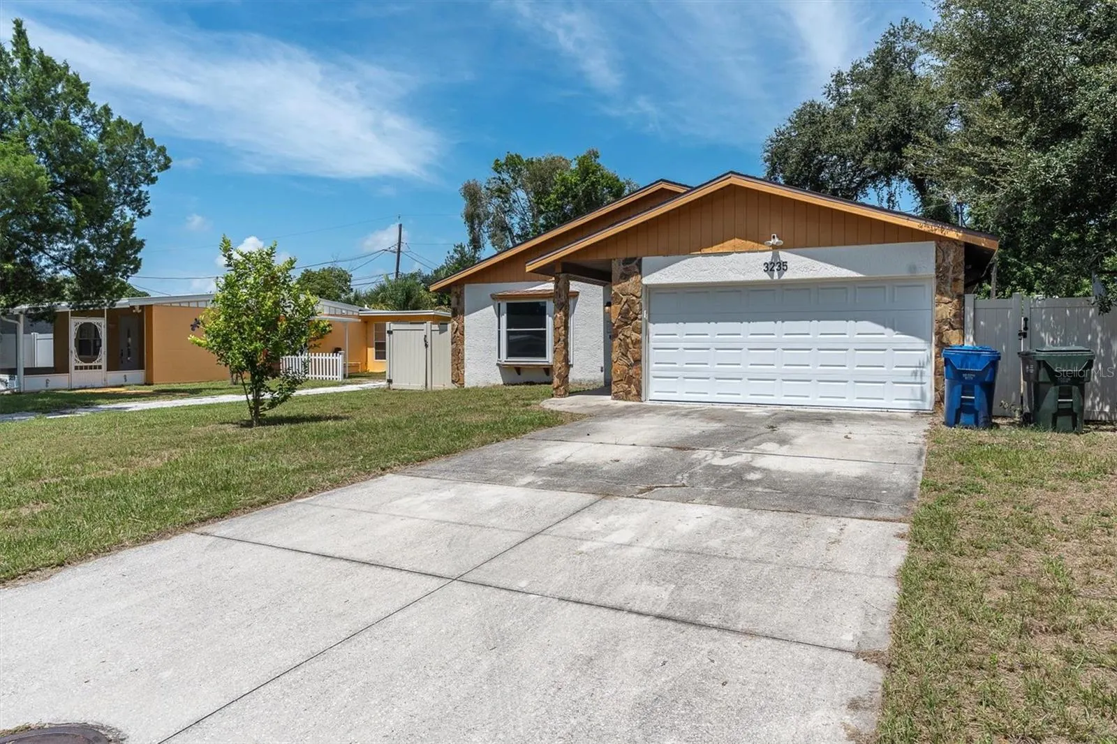 3235 HILLSDALE AVE