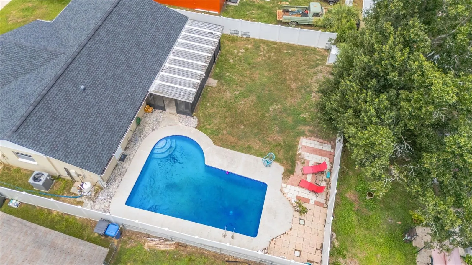 7217 CREEKWOOD CT