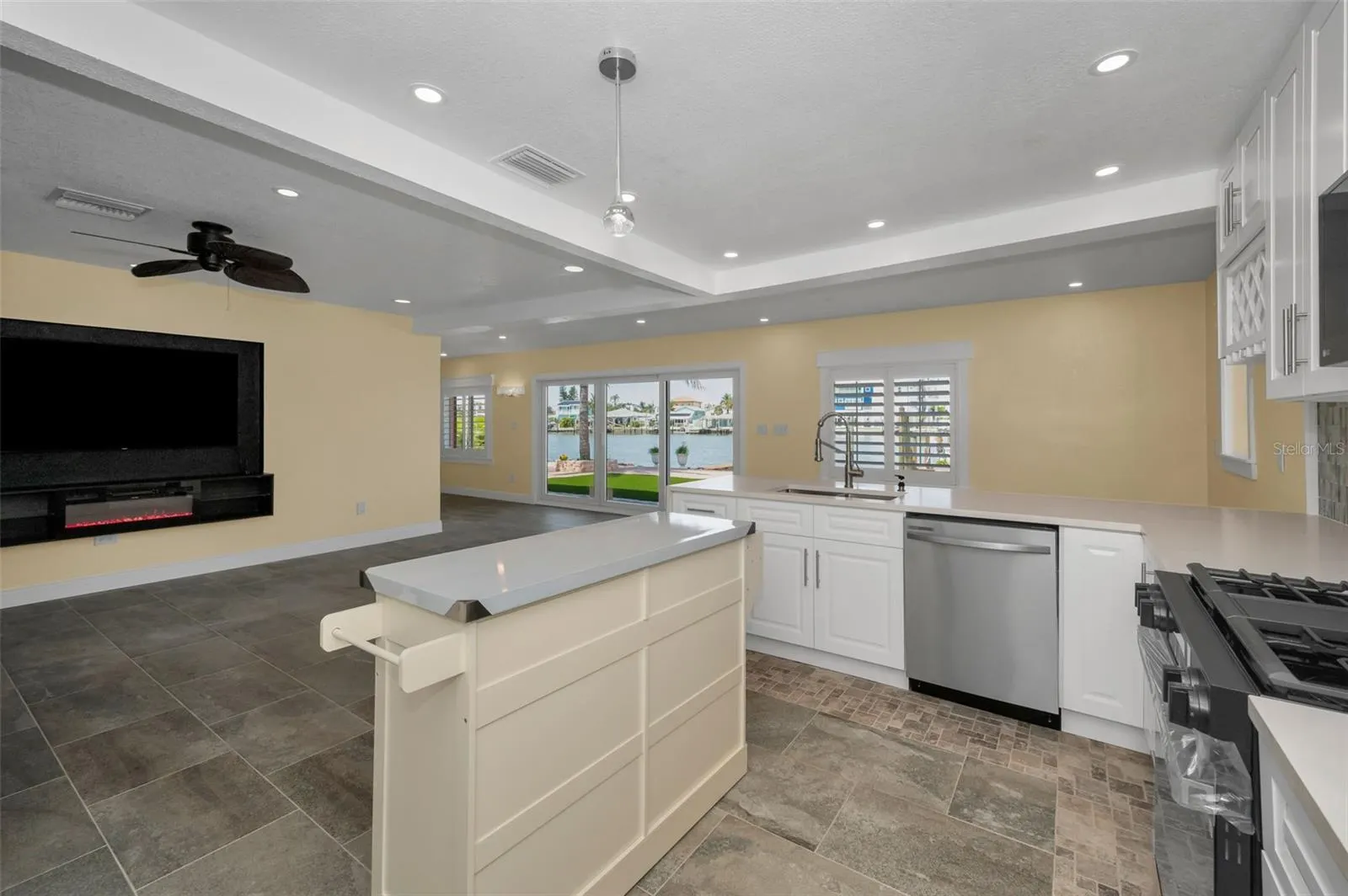 14223 E PARSLEY DR