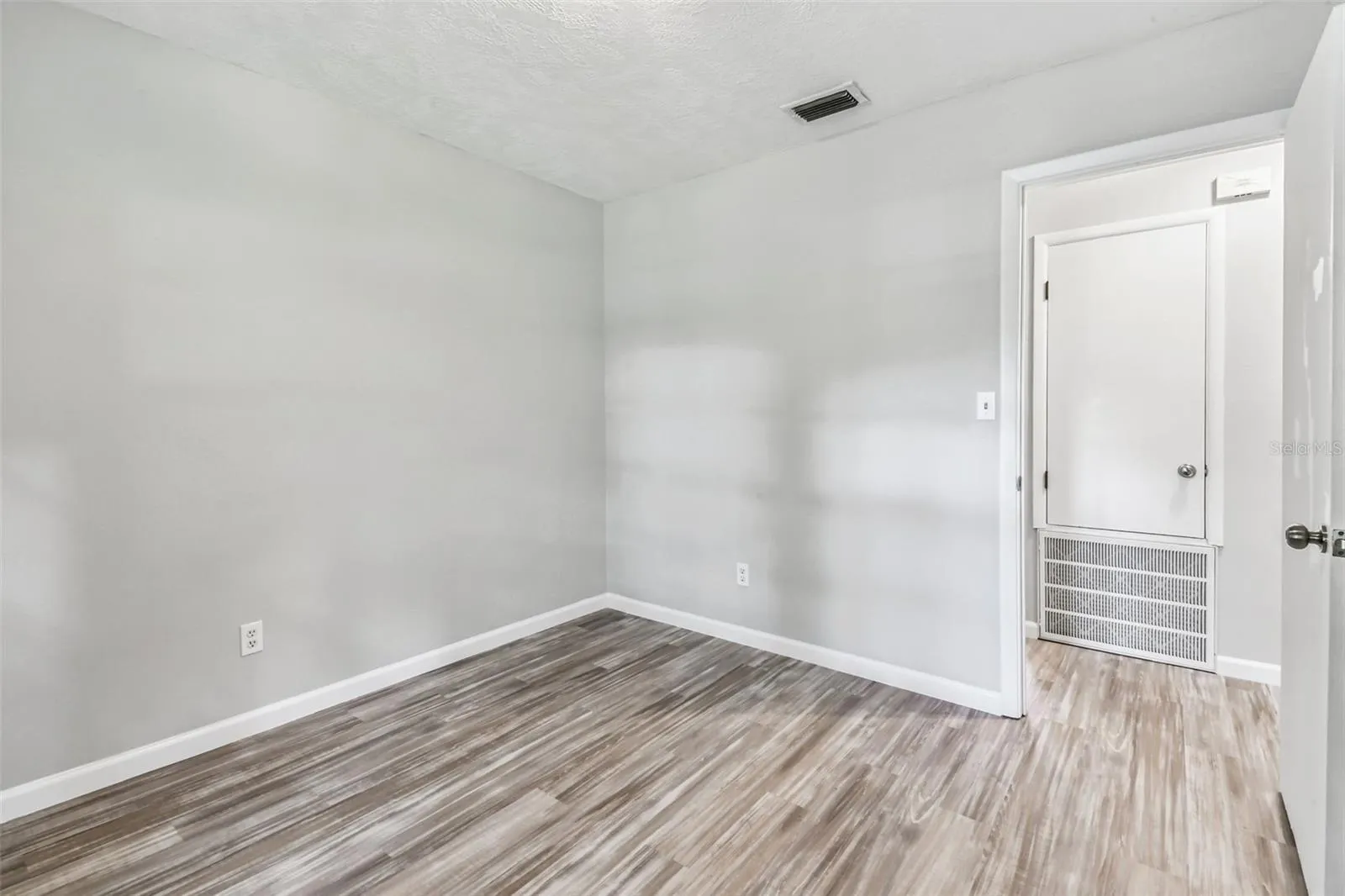 2818 VIOLA LN