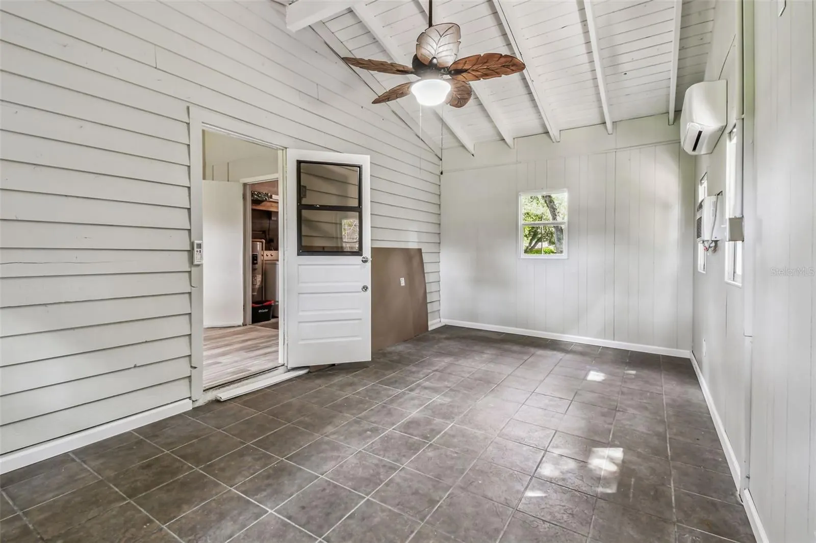 2818 VIOLA LN