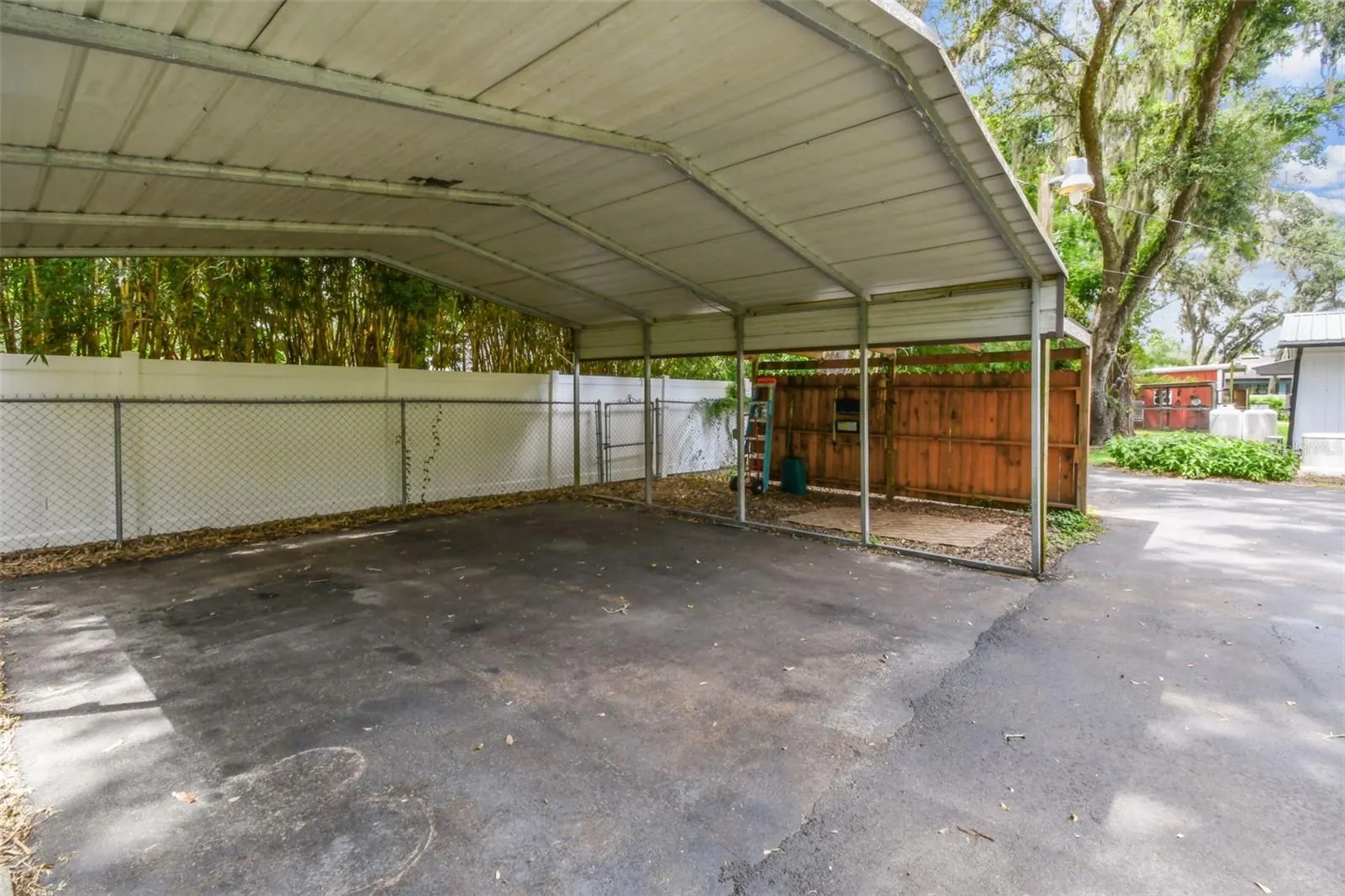 2818 VIOLA LN