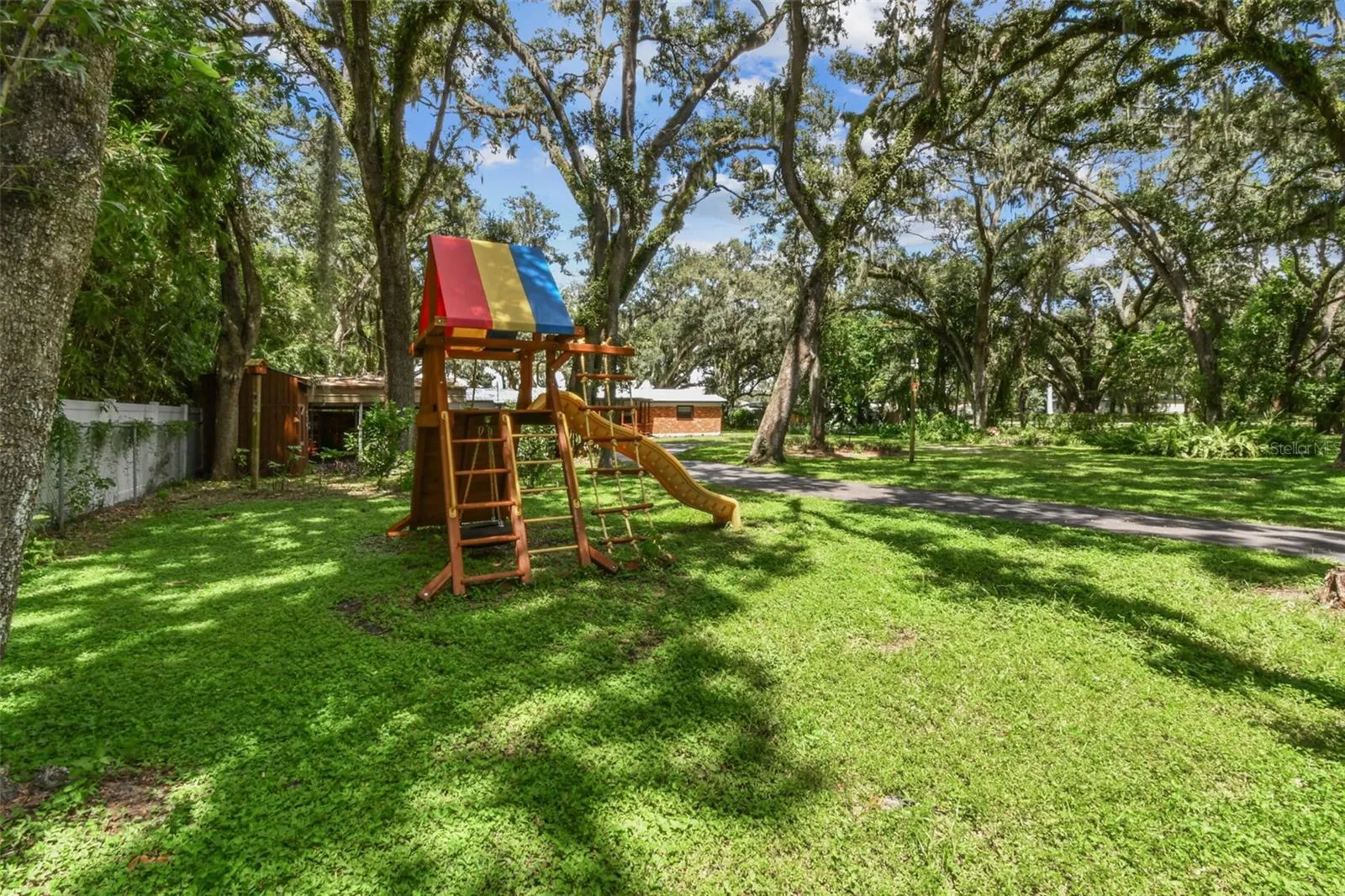 2818 VIOLA LN