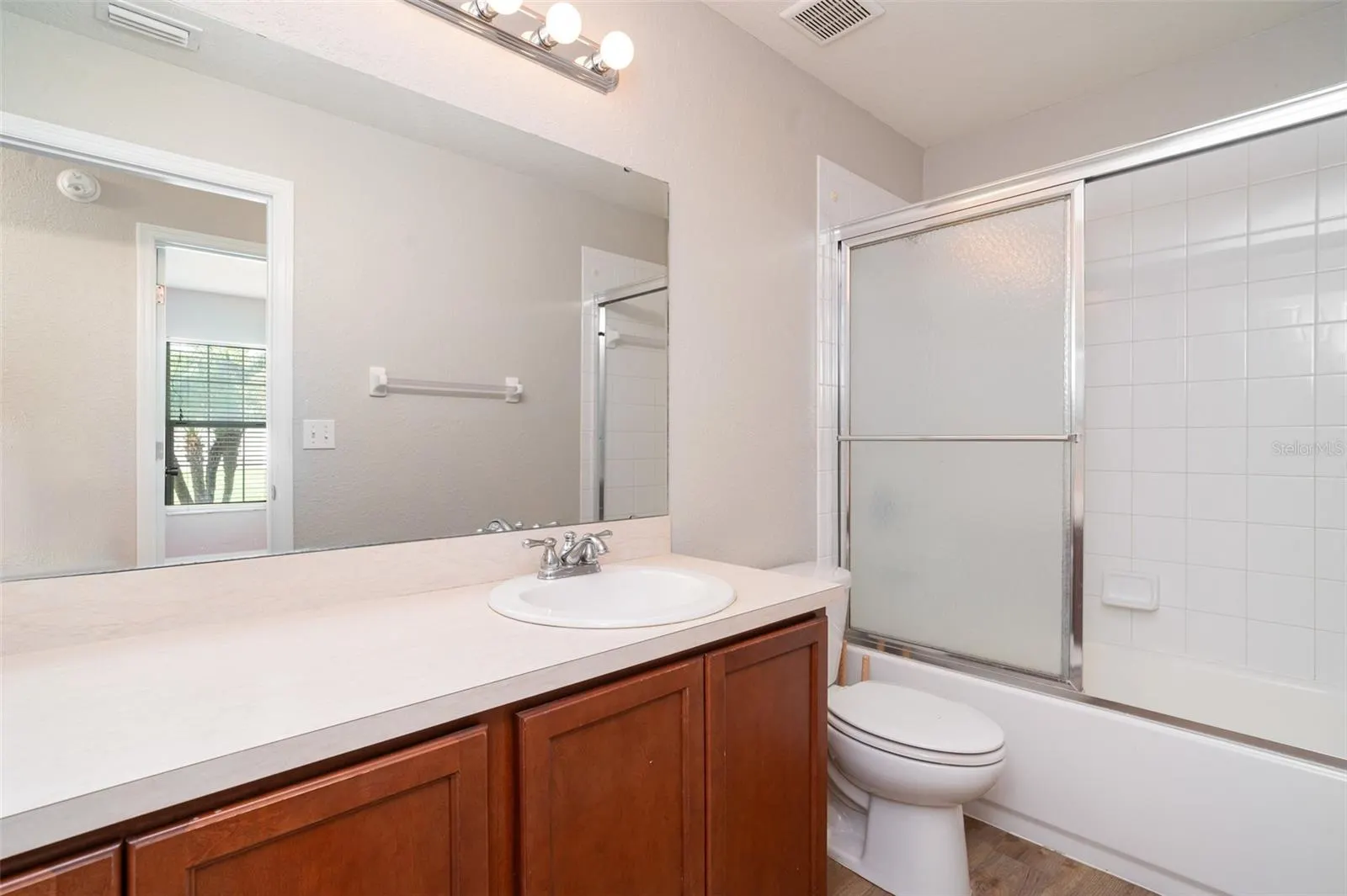 11342 SOUTHWIND LAKE DR