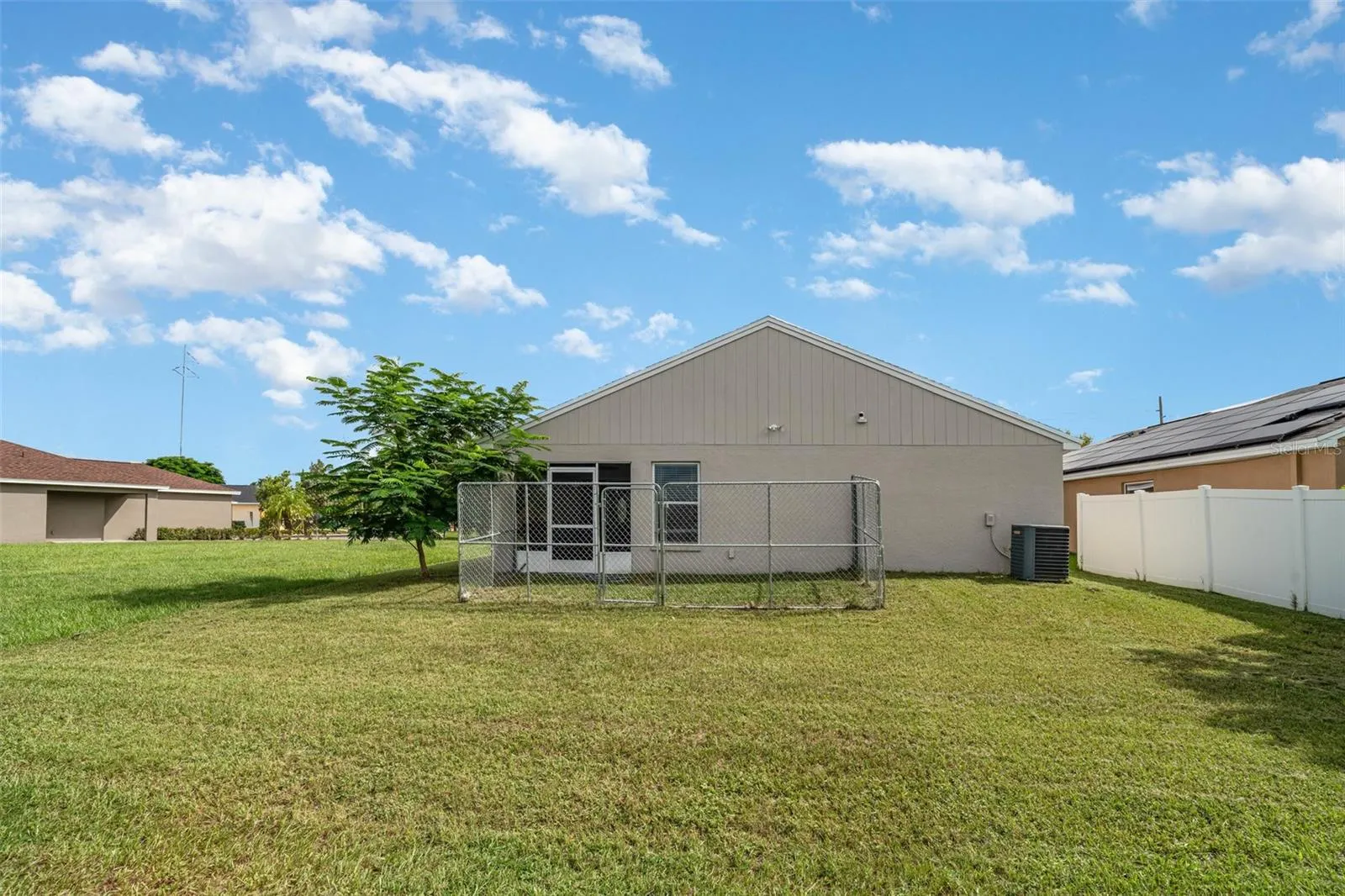 11342 SOUTHWIND LAKE DR
