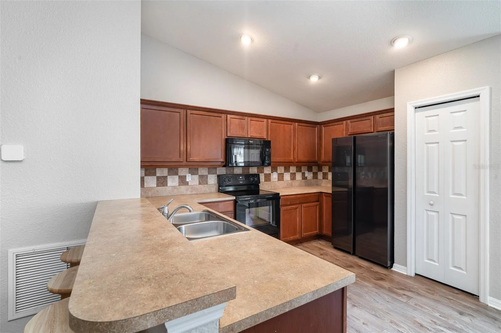 11342 SOUTHWIND LAKE DR