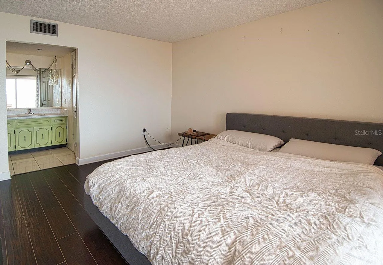 7430 SUNSHINE SKYWAY LN S #804, #804