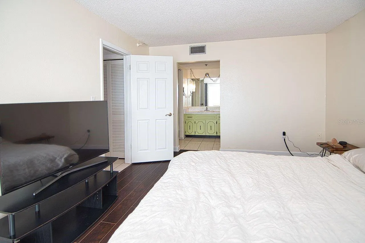 7430 SUNSHINE SKYWAY LN S #804, #804