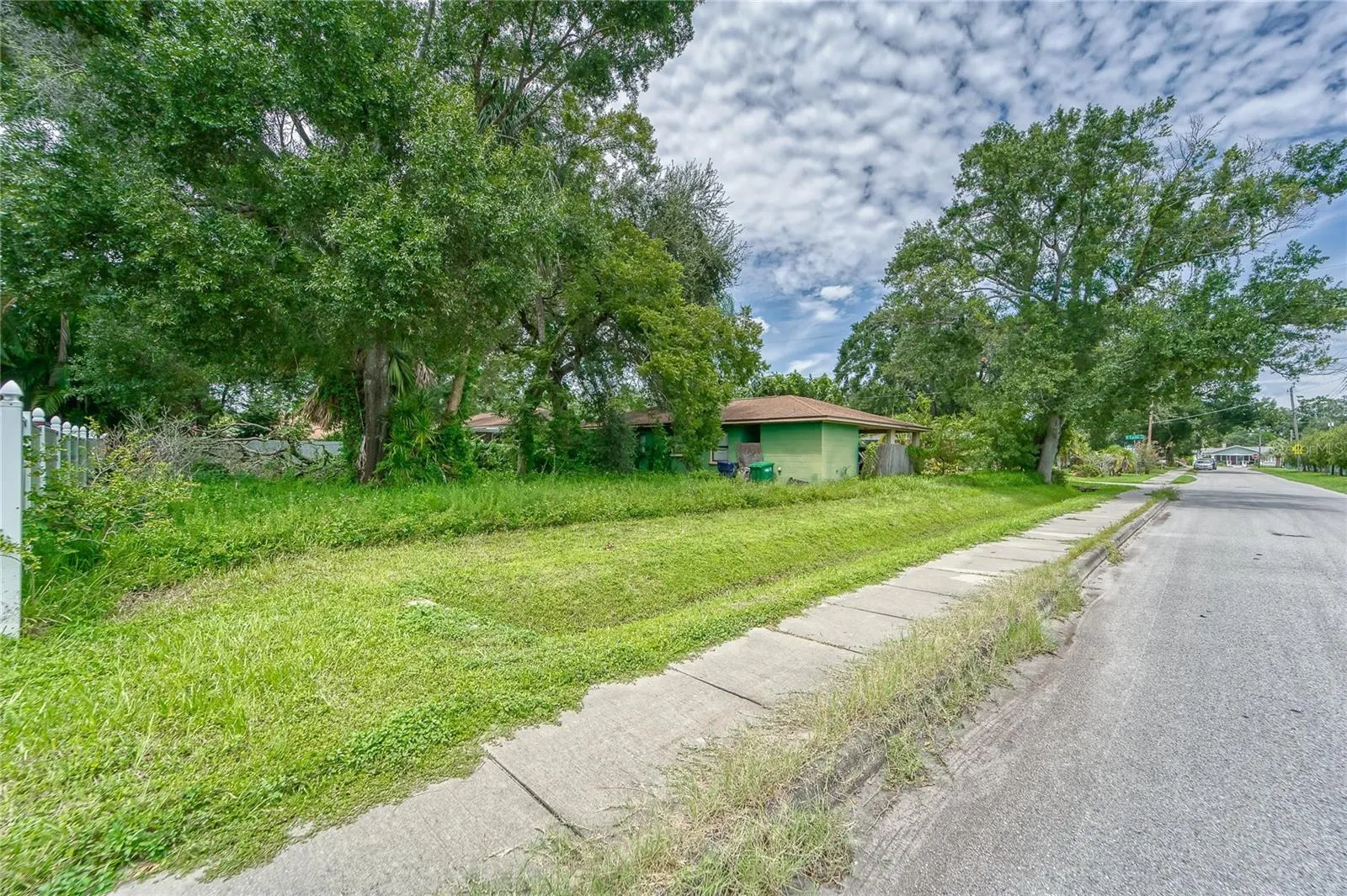 504 W CURTIS ST