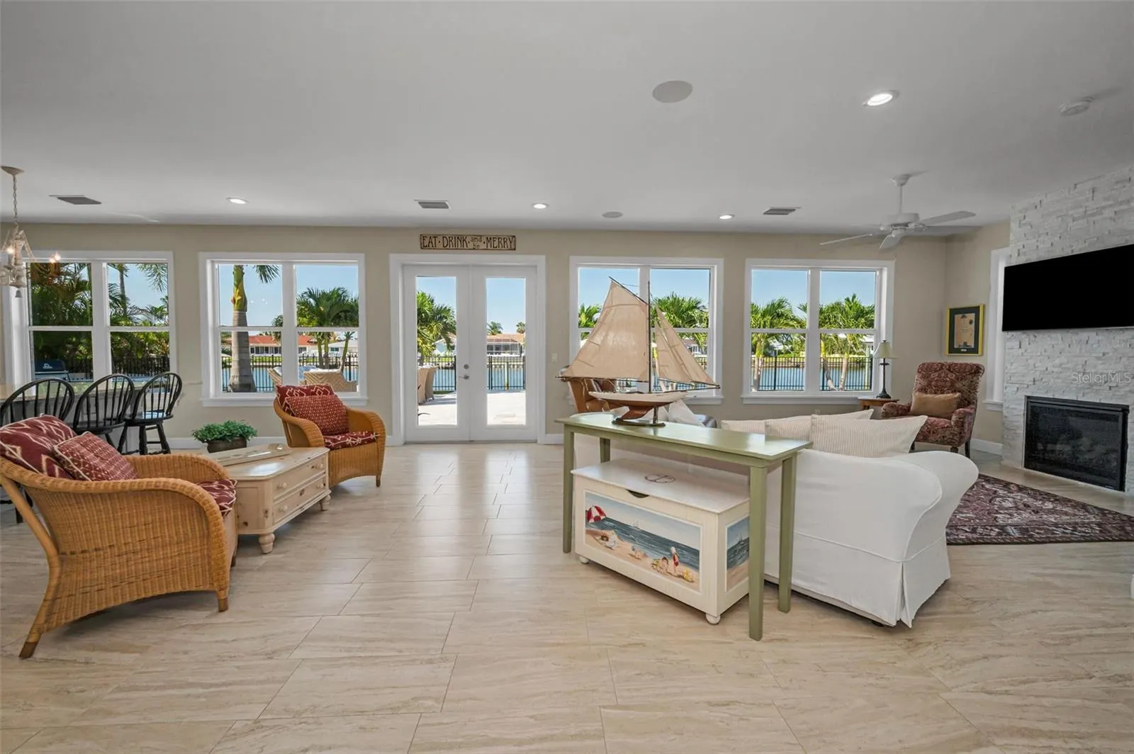 223 HOWARD DR