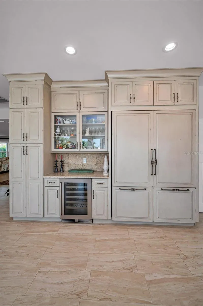 223 HOWARD DR