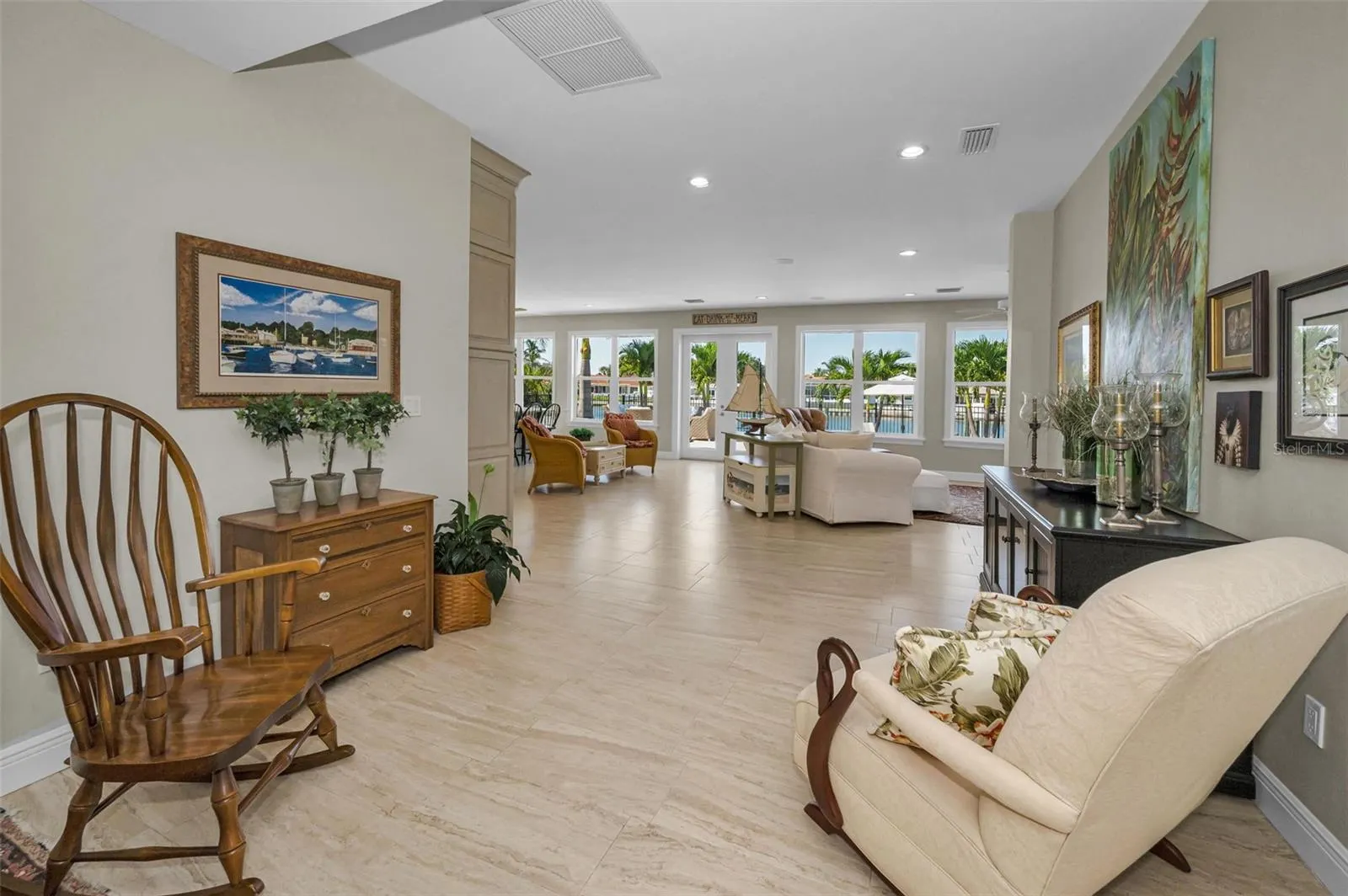 223 HOWARD DR