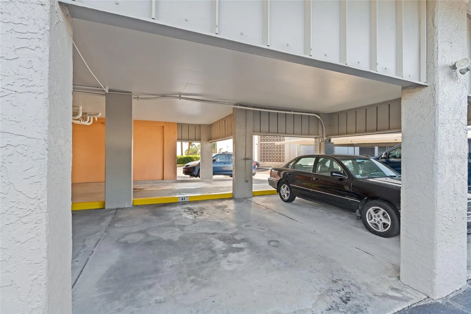 1120 N SHORE DR NE #402, #402