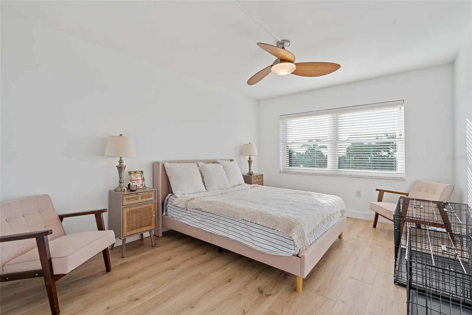 1120 N SHORE DR NE #402, #402