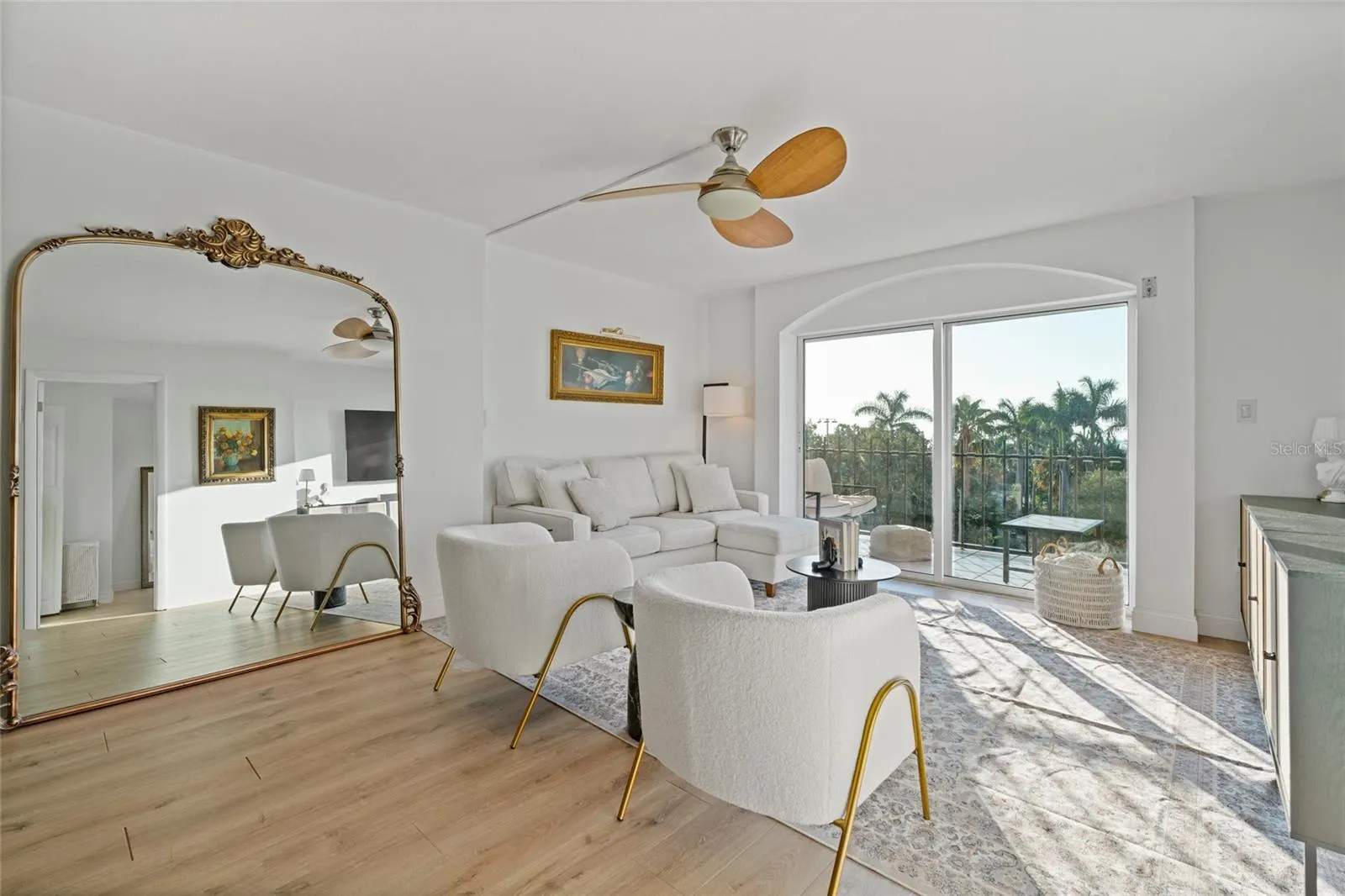 1120 N SHORE DR NE #402, #402