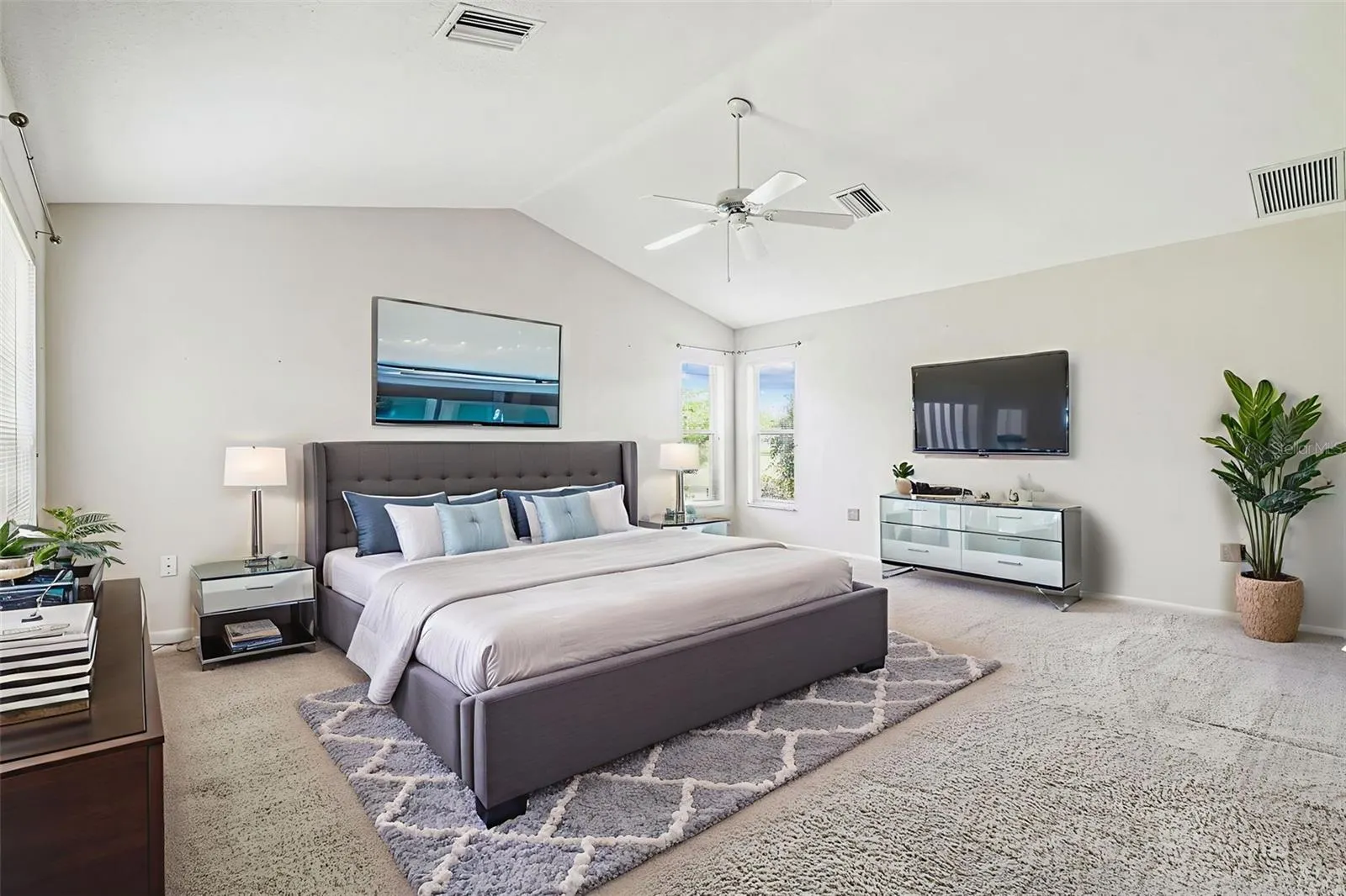 8157 HIDDEN HILLS DR