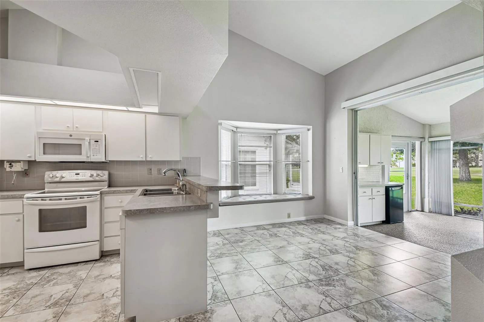 8157 HIDDEN HILLS DR