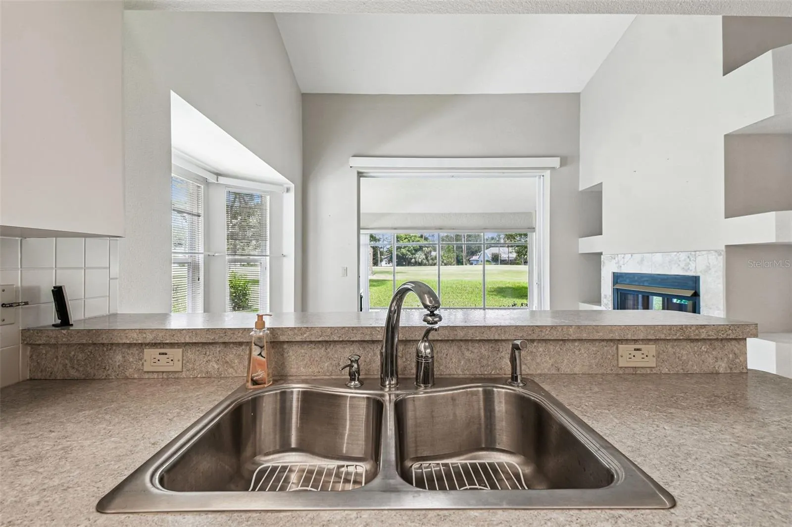 8157 HIDDEN HILLS DR