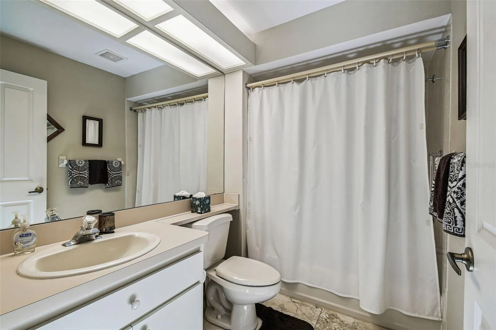 8157 HIDDEN HILLS DR