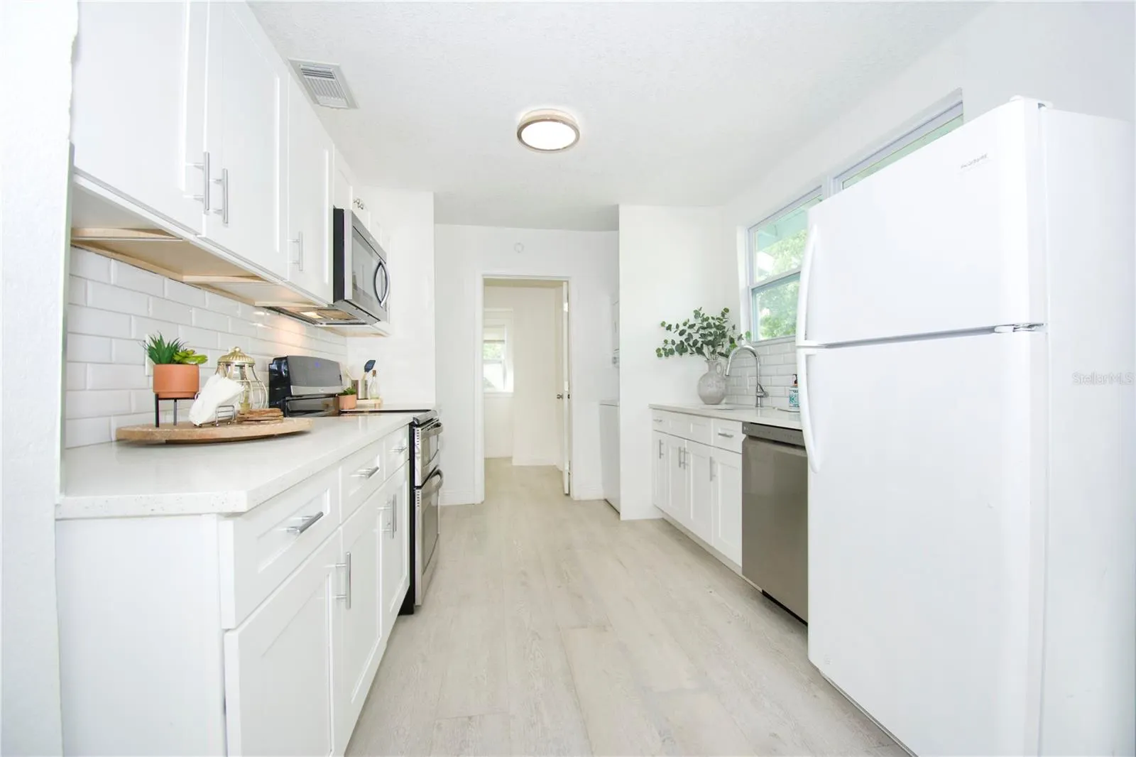 1701 E NEW ORLEANS AVE