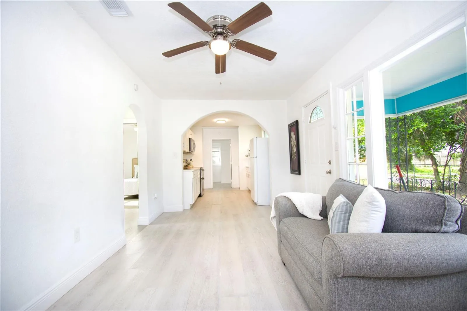 1701 E NEW ORLEANS AVE