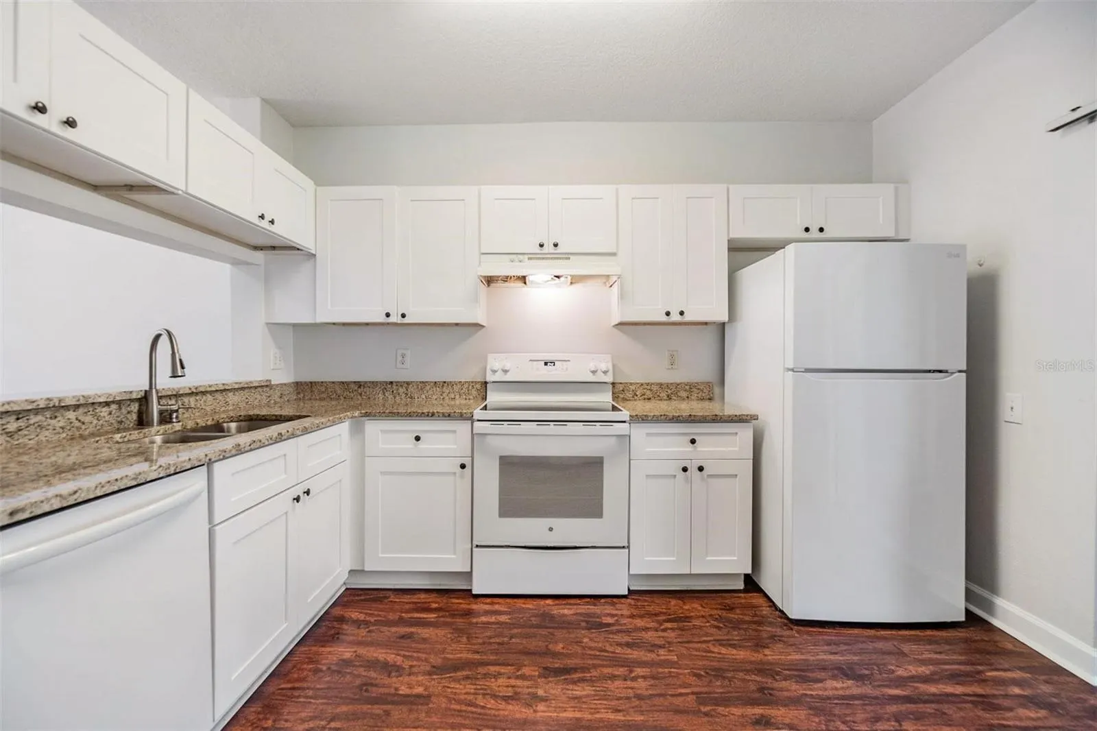 2248 LAKE WOODBERRY CIR