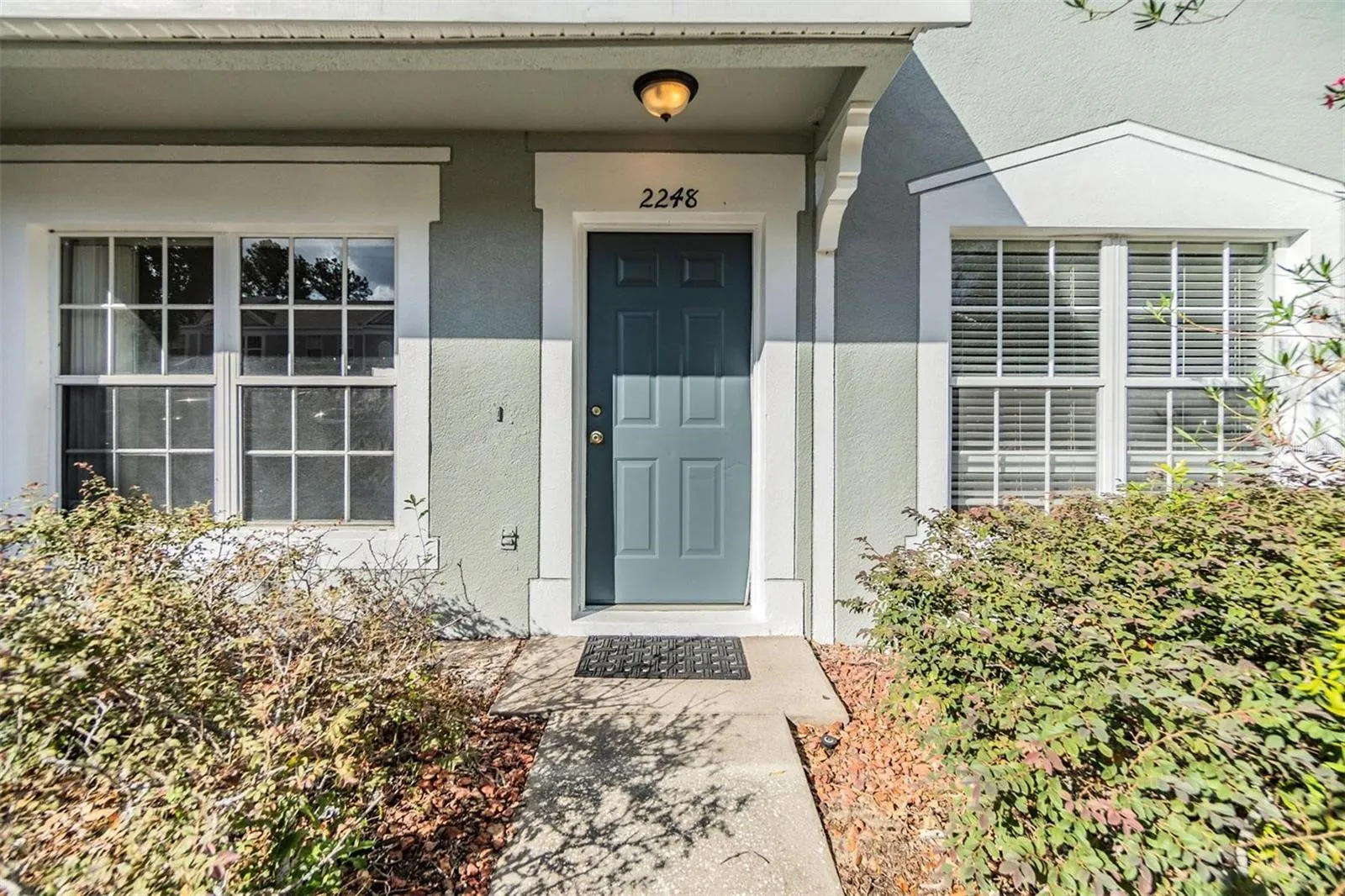 2248 LAKE WOODBERRY CIR