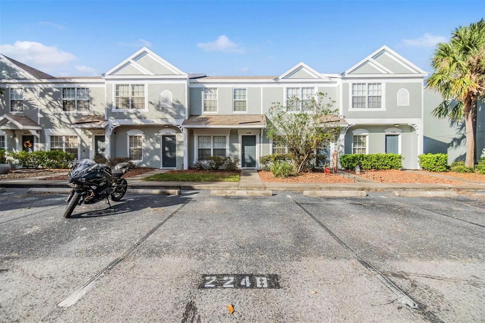 2248 LAKE WOODBERRY CIR