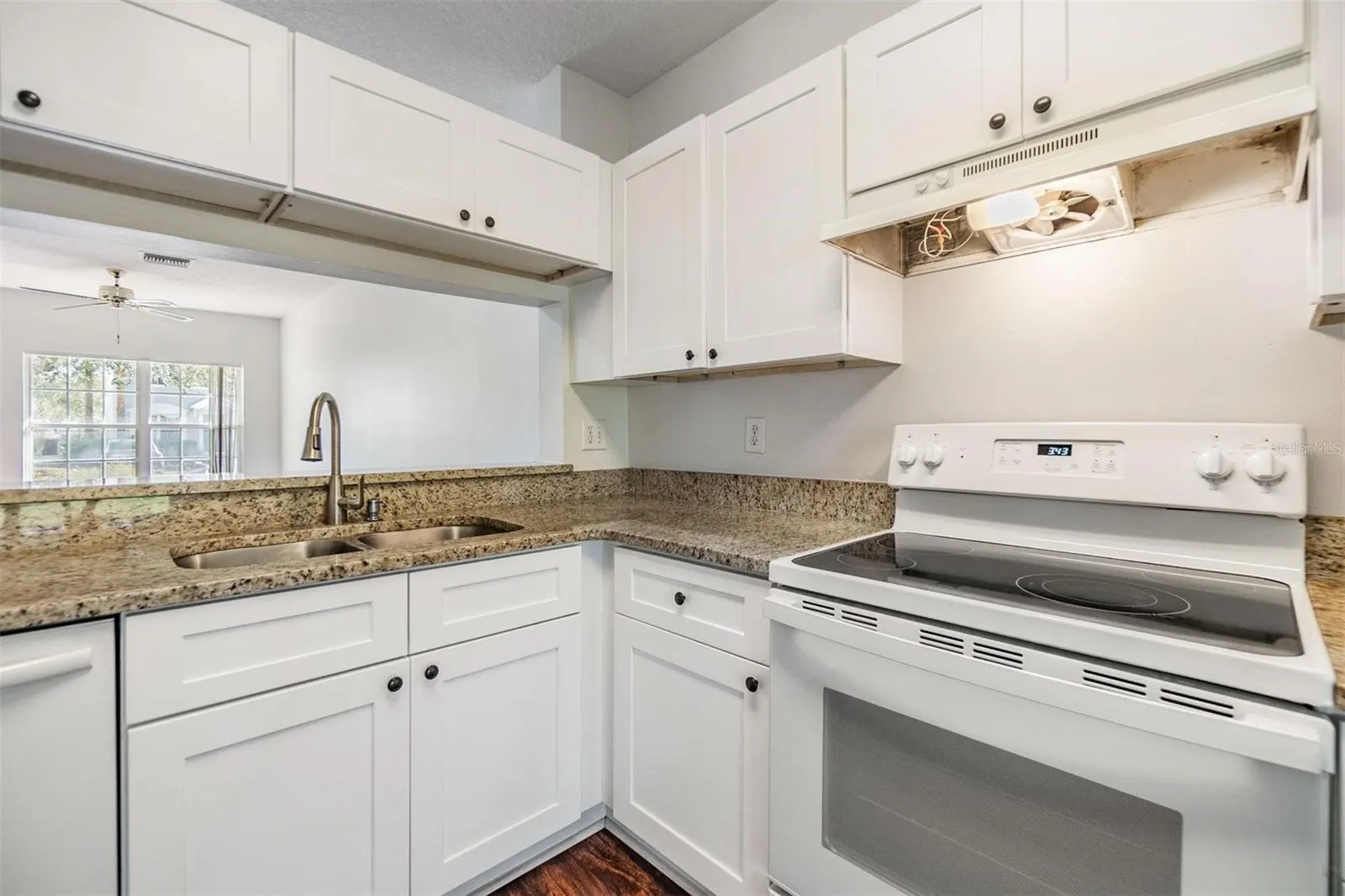 2248 LAKE WOODBERRY CIR