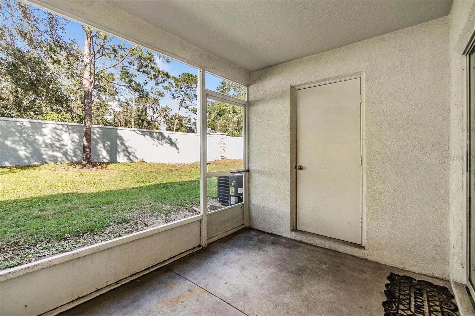 2248 LAKE WOODBERRY CIR