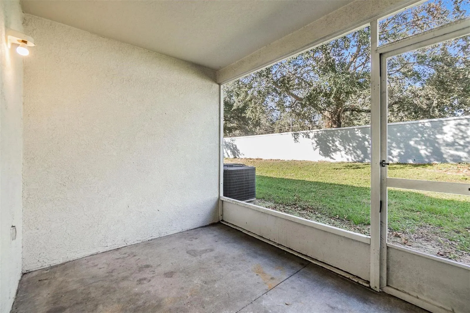 2248 LAKE WOODBERRY CIR