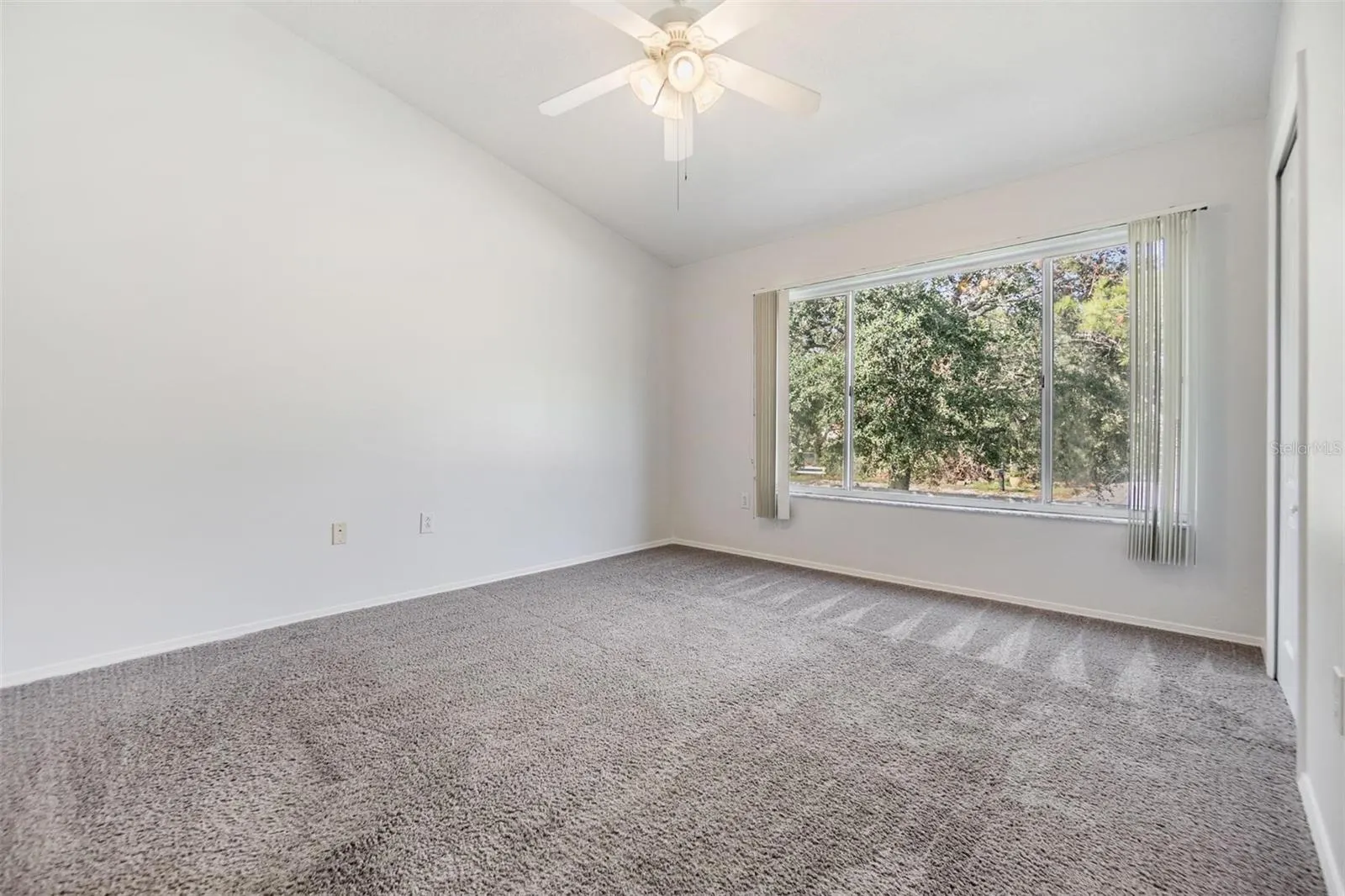 2248 LAKE WOODBERRY CIR