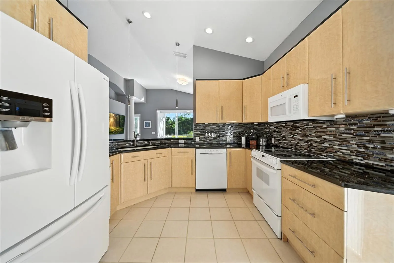 7131 KENSINGTON CT
