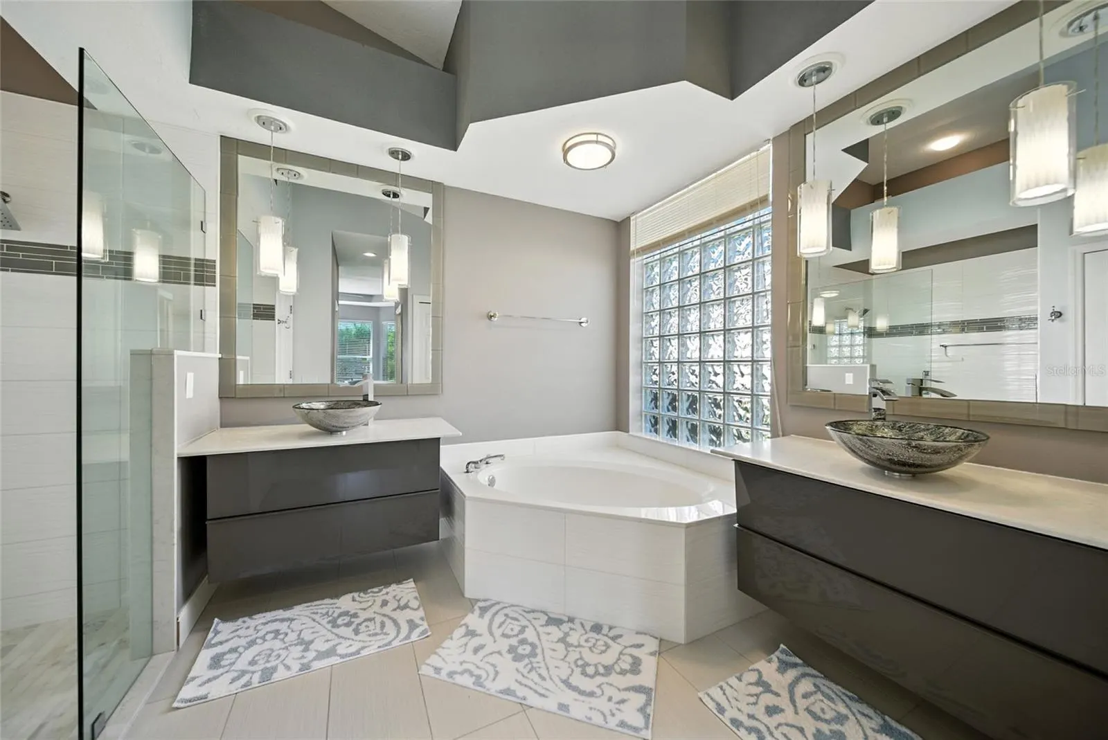 7131 KENSINGTON CT