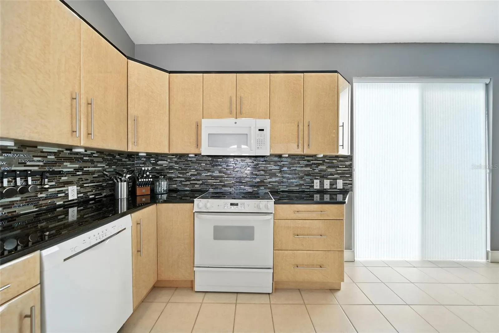 7131 KENSINGTON CT